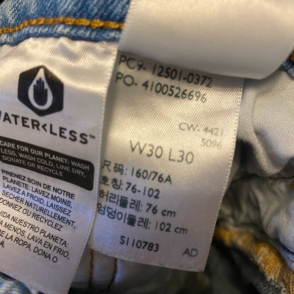 501 Levi pants, blue light wash. High wasted, buttons all the way up. - Picture 5 of 5